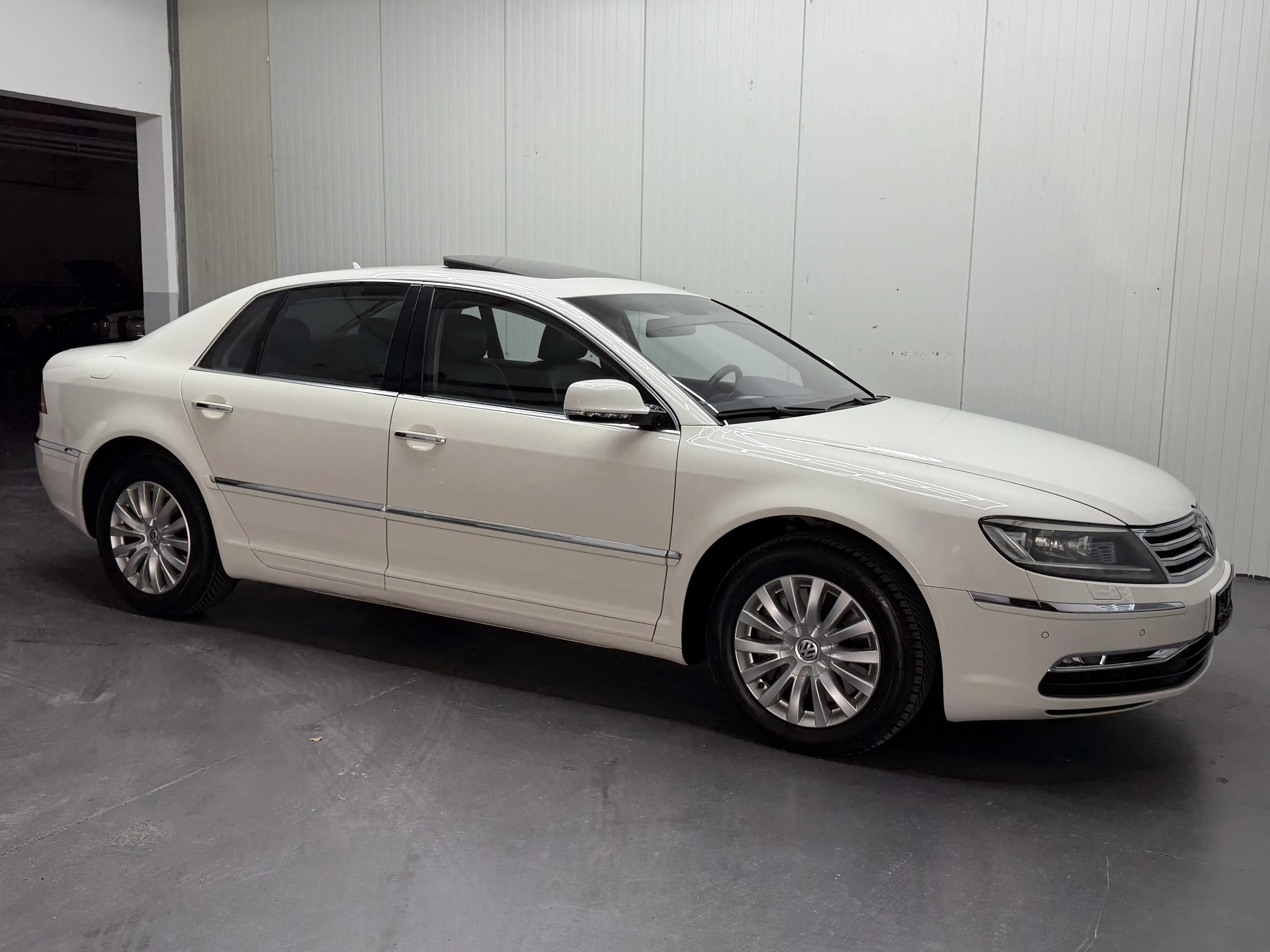 Volkswagen Phaeton V6 TDI 5-Sitzer 4Motion AHK*Dynaudio*R-Cam*Standh — photo 6