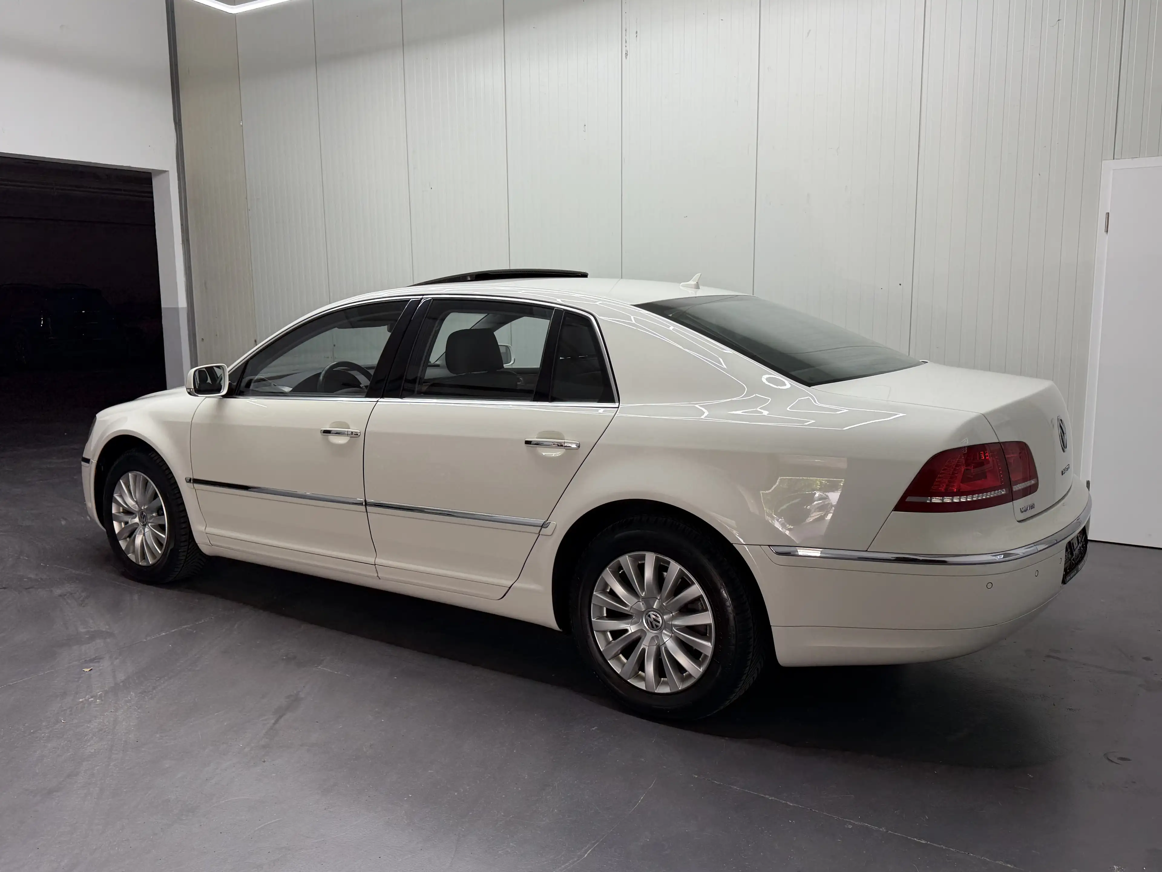 Volkswagen Phaeton V6 TDI 5-Sitzer 4Motion AHK*Dynaudio*R-Cam*Standh — photo 3