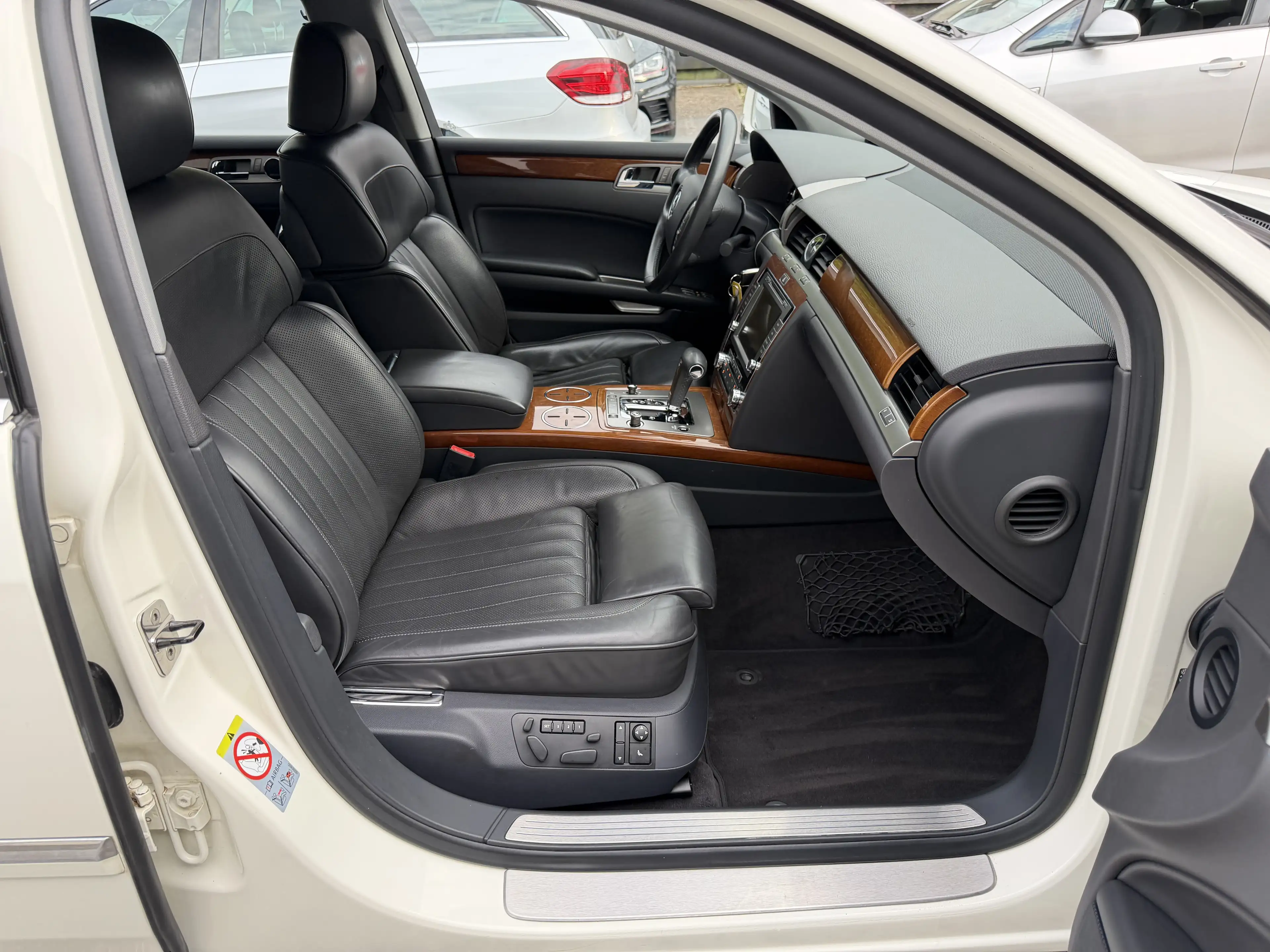 Volkswagen Phaeton V6 TDI 5-Sitzer 4Motion AHK*Dynaudio*R-Cam*Standh — photo 14