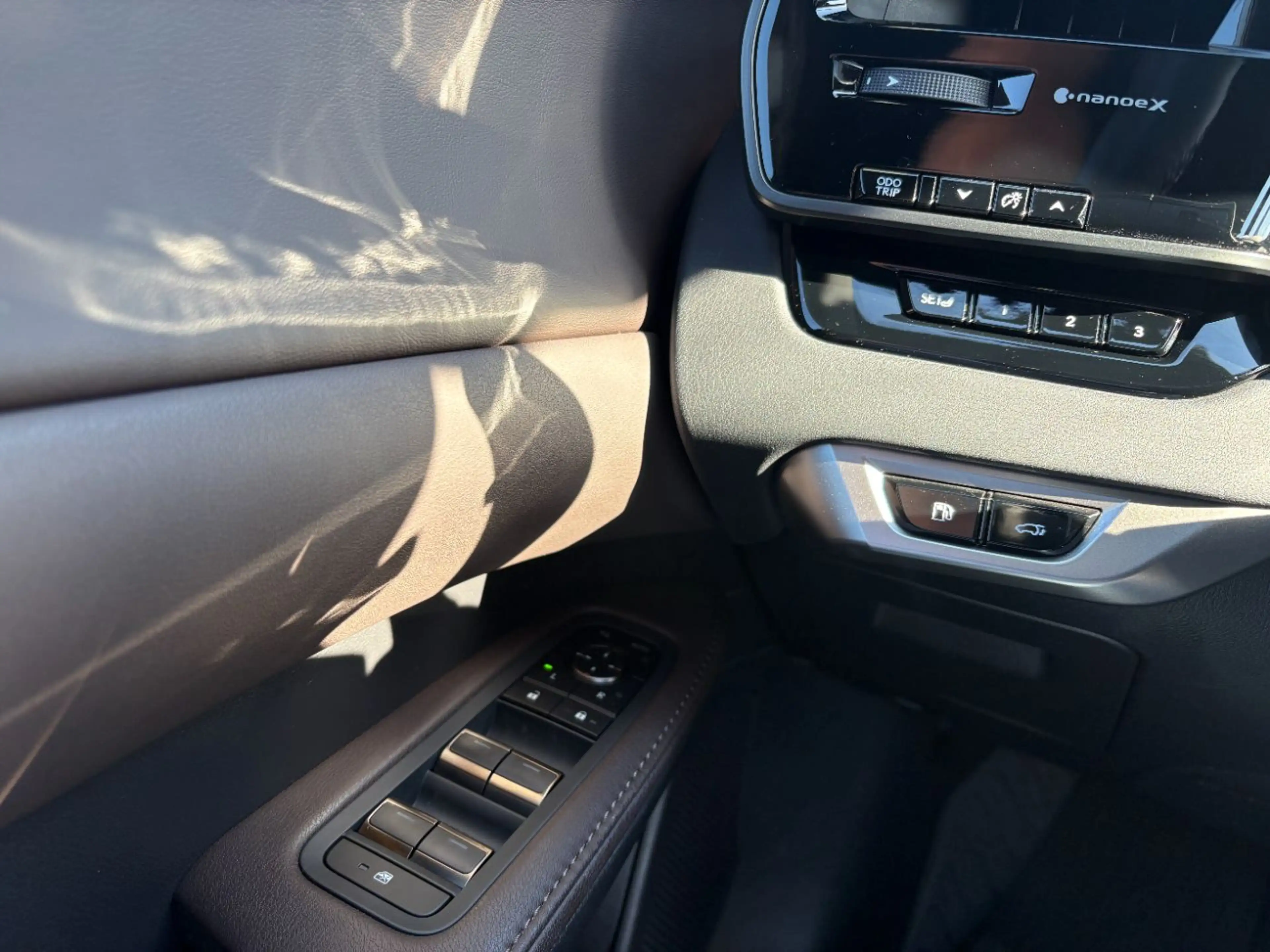 Lexus RX 450h + E-Four Executive Line LED, Kamera, Navi — photo 12