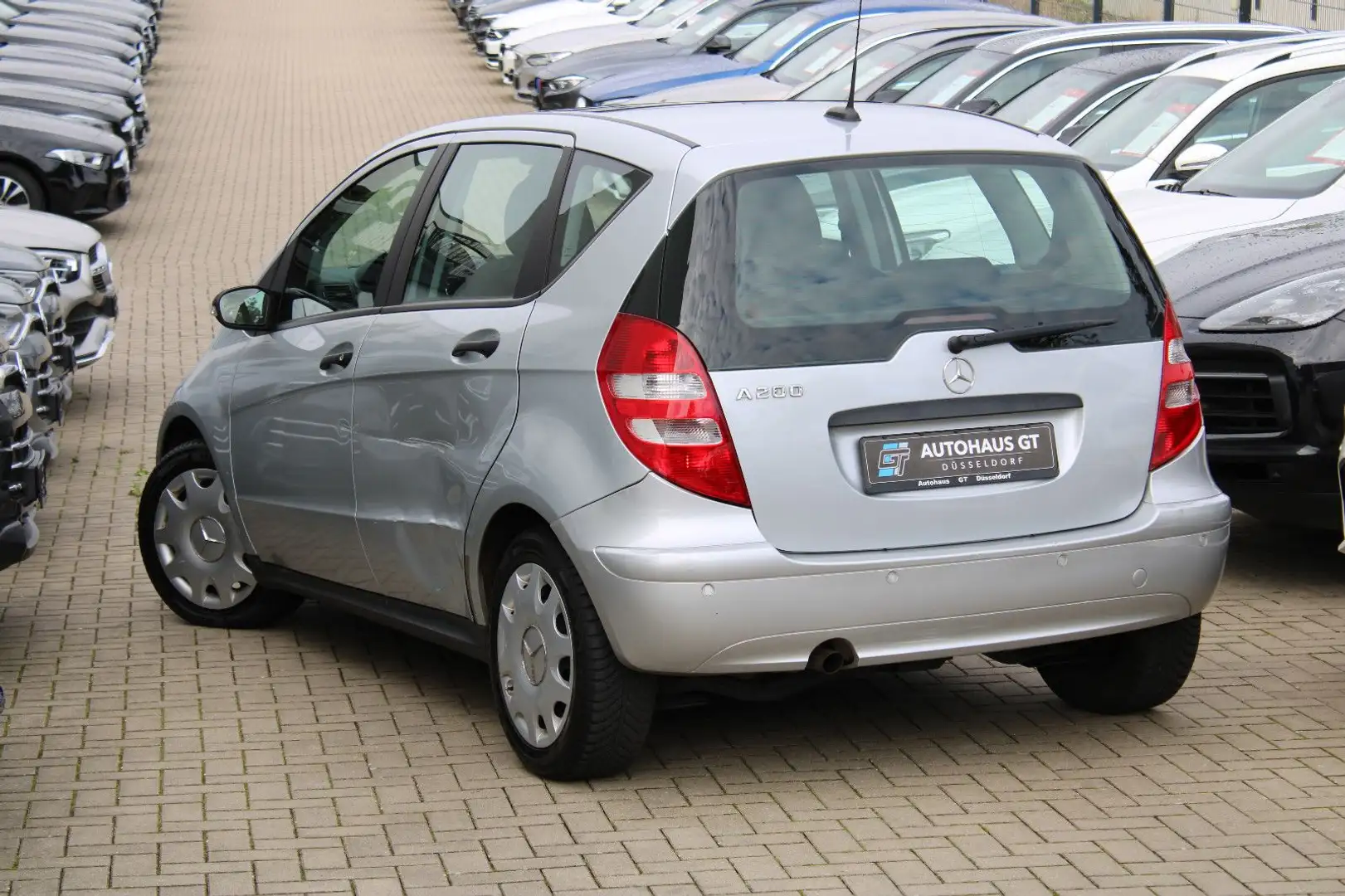 Mercedes-Benz A 200 /DCT/Klima/LamellendachGlas/Sitzhzg/PDC/AHK Silber - 2