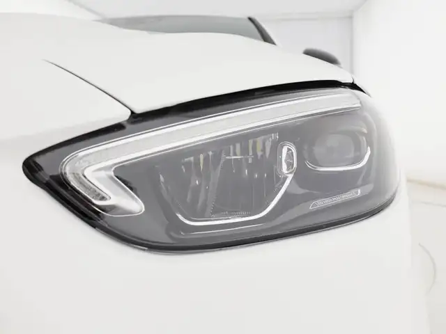 Mercedes-Benz C-Class view 8