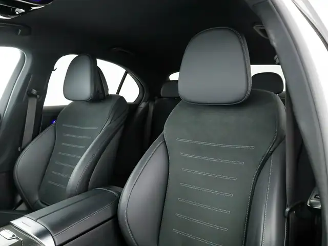 Mercedes-Benz C-Class view 13