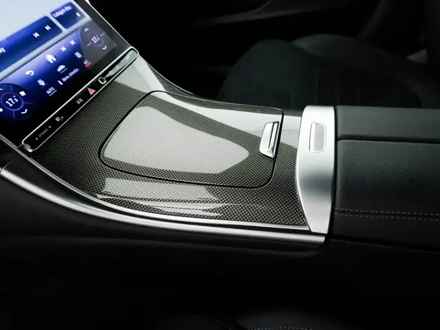 Mercedes-Benz C-Class view 19