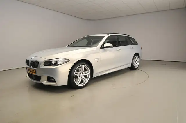 BMW 528 5 Serie Touring 528i M-Sportpakket / Trekhaak / Pa