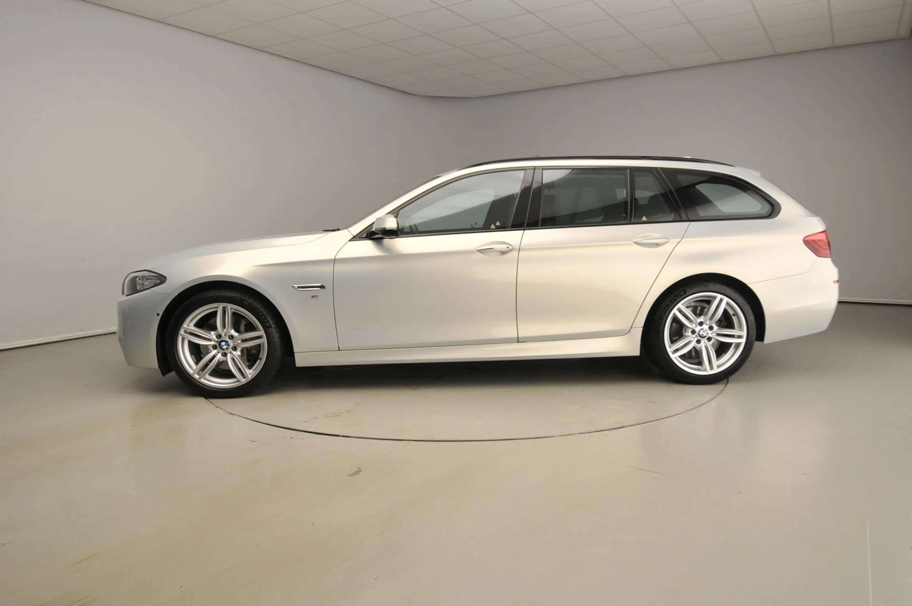 BMW 528 5 Serie Touring 528i M-Sportpakket / Trekhaak / Pa — photo 2