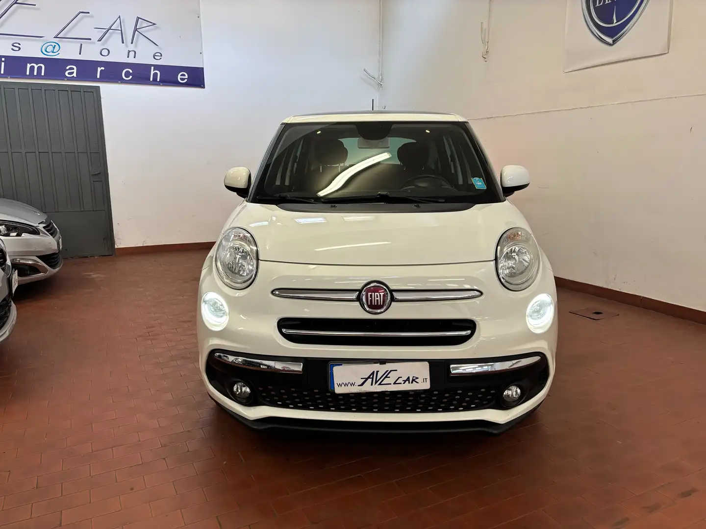 Fiat 500L 1.4 tjt Lounge Gpl 1  PROPRIETARIO OK NEOPATENTATI Bianco - 2