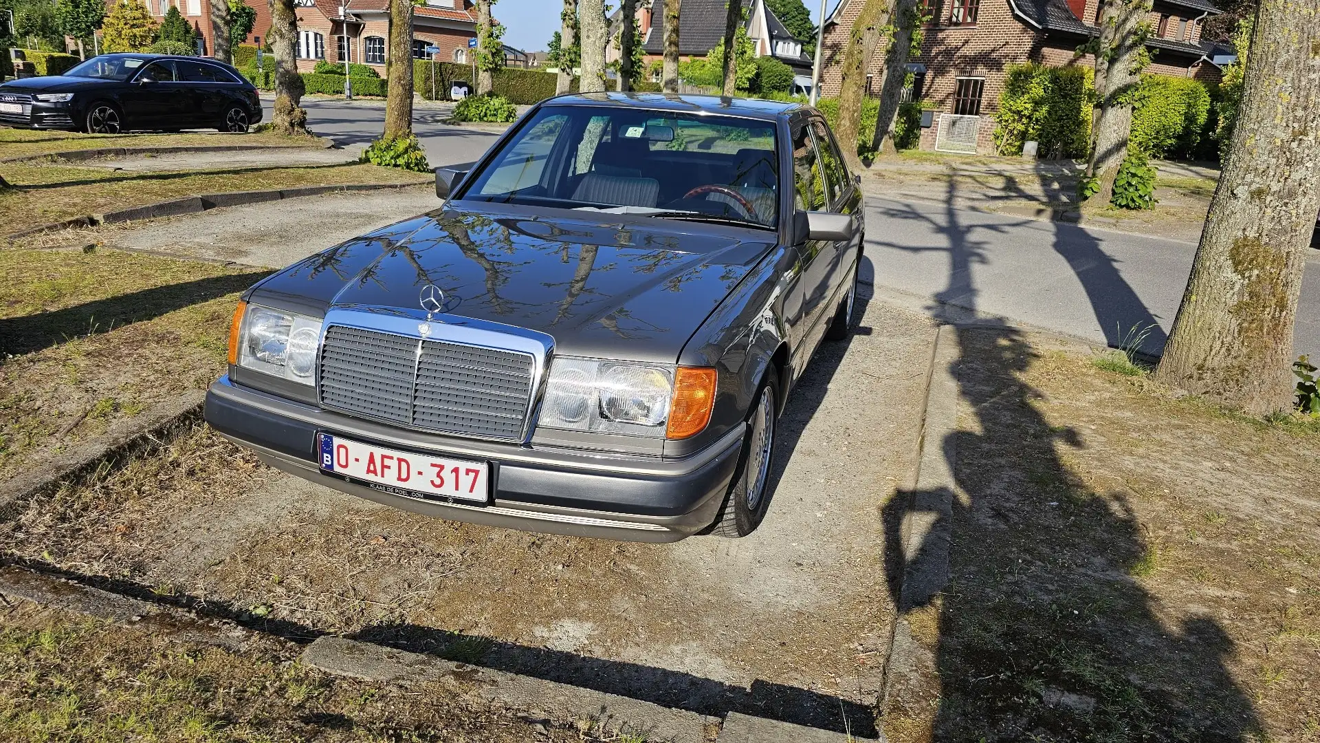 Mercedes-Benz E 300 300D OM603 - 1
