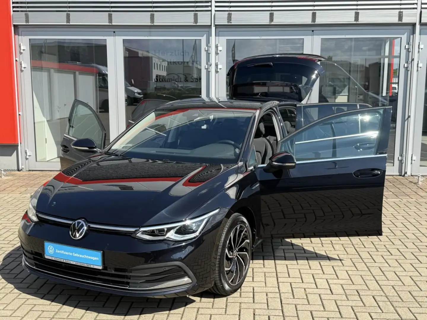 Volkswagen Golf VIII Style 1.5 TSI STHZ, NAV, ACC, KAMERA Klima Schwarz - 2