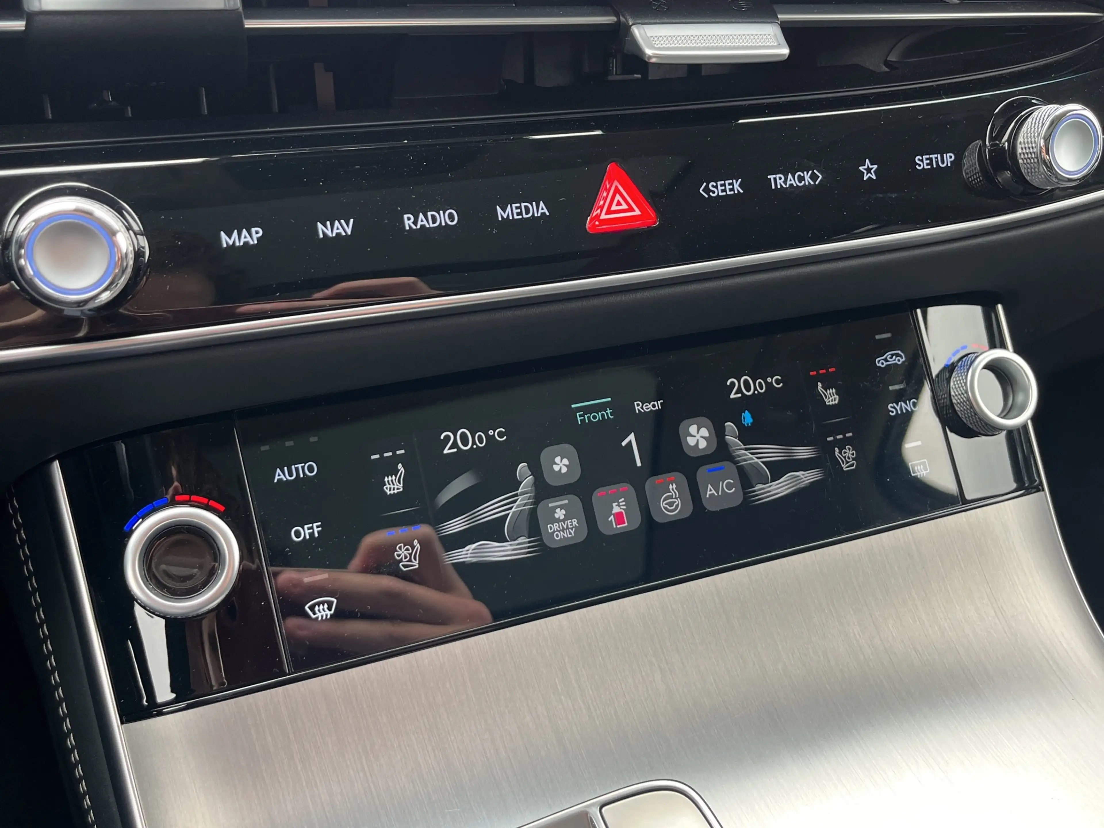 Genesis GV70 Performance Dual Motor Premium 84 kWh 490pk | Best — photo 25