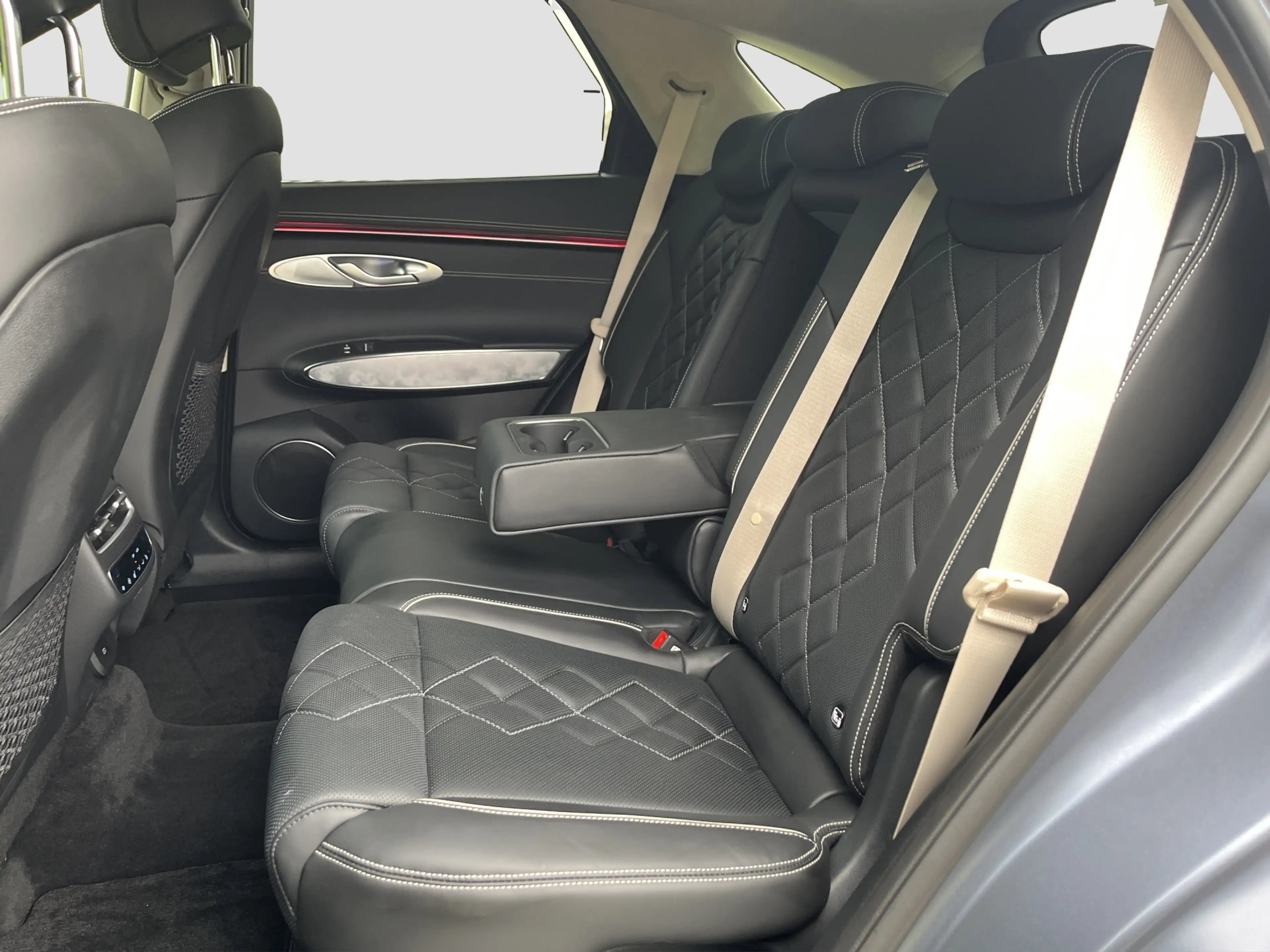 Genesis GV70 Performance Dual Motor Premium 84 kWh 490pk | Best — photo 13