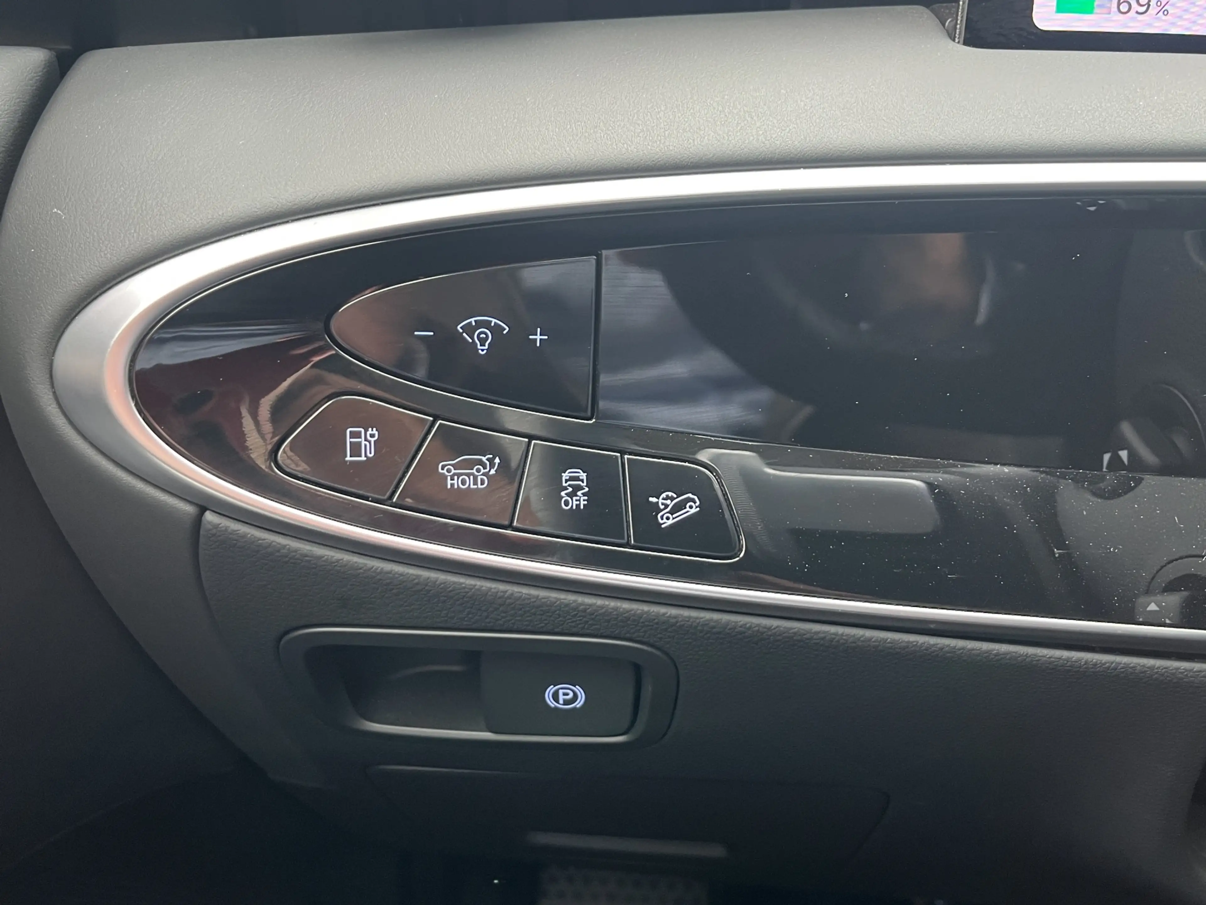 Genesis GV70 Performance Dual Motor Premium 84 kWh 490pk | Best — photo 18