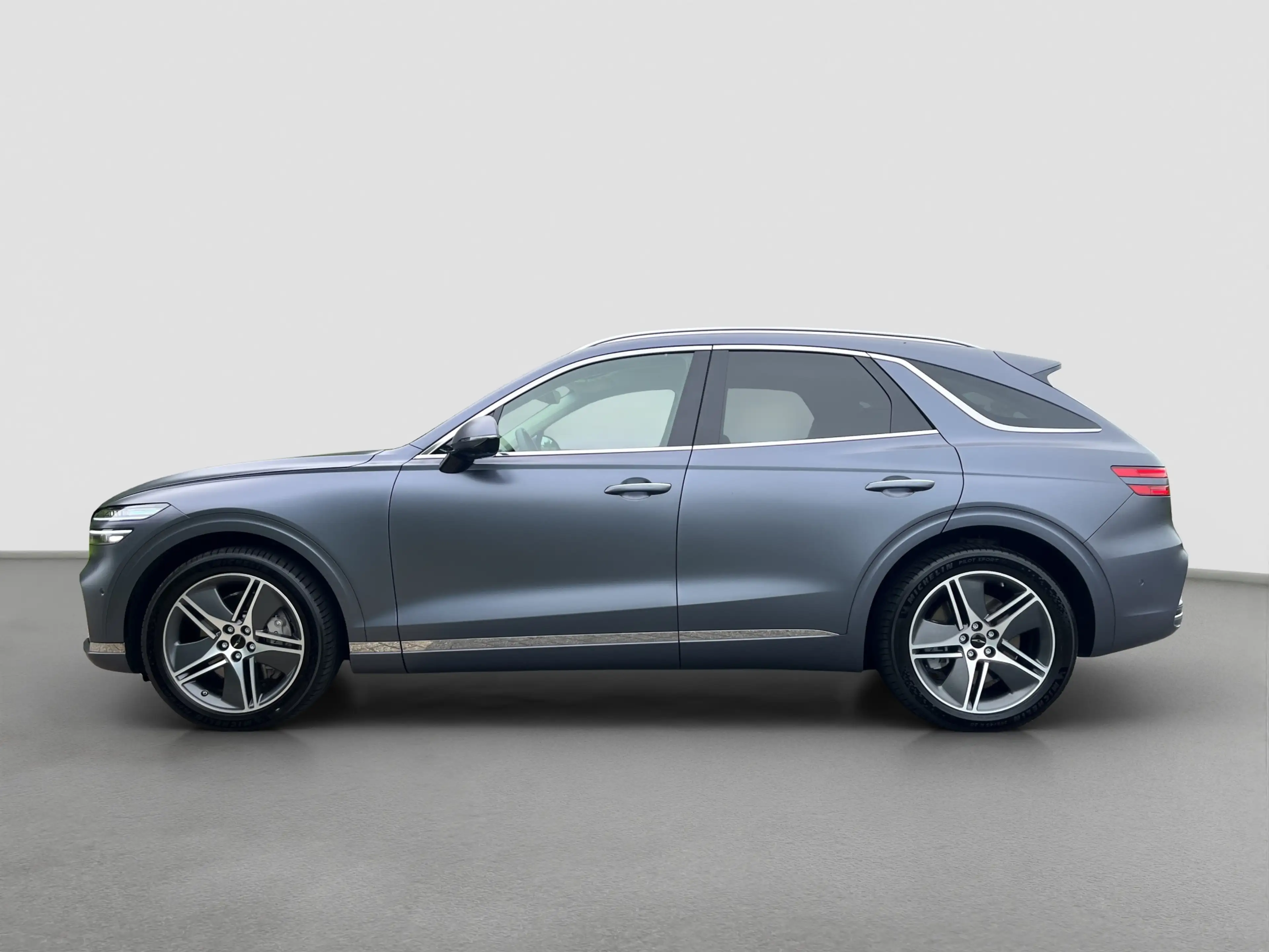 Genesis GV70 Performance Dual Motor Premium 84 kWh 490pk | Best — photo 3