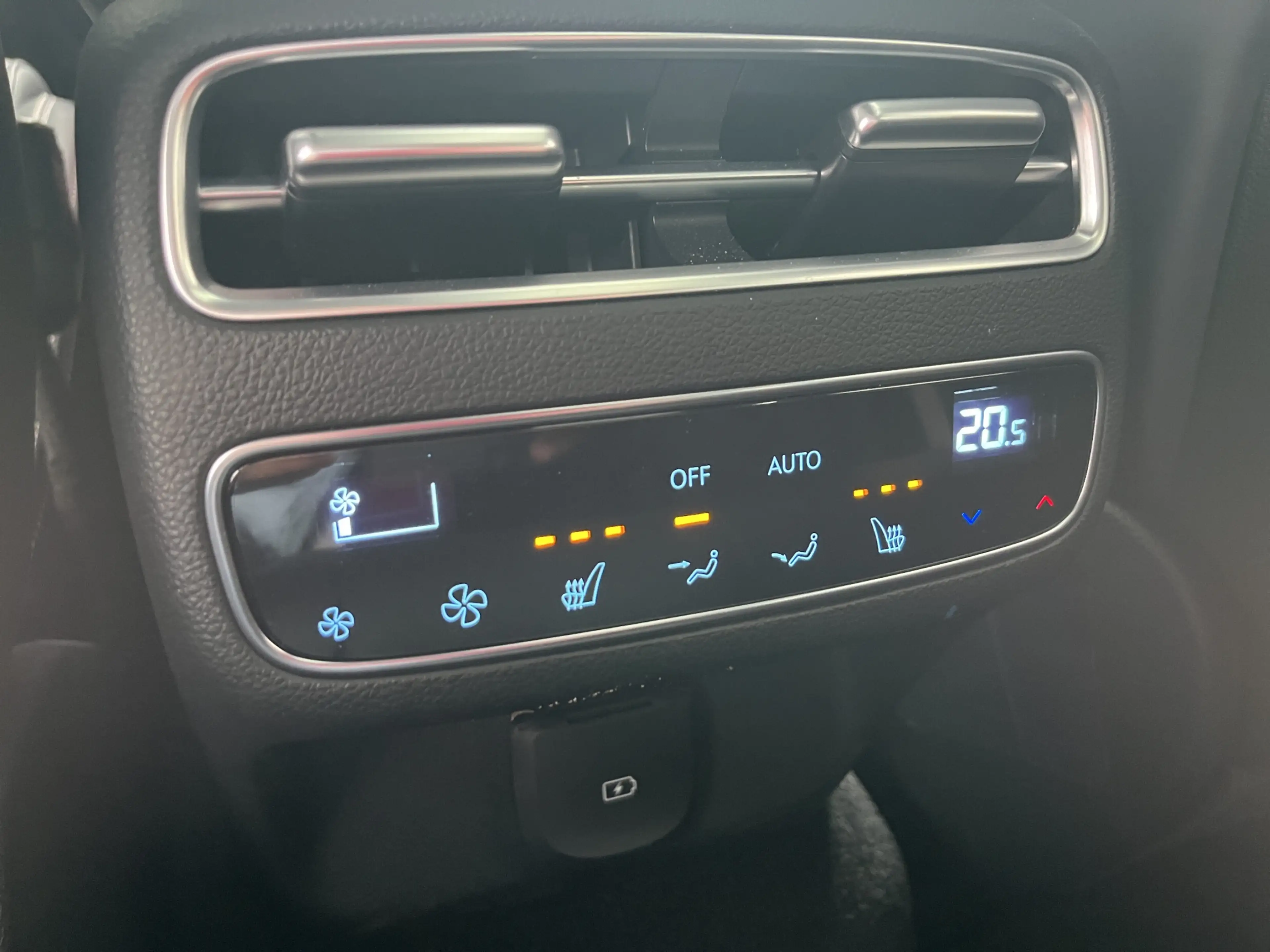 Genesis GV70 Performance Dual Motor Premium 84 kWh 490pk | Best — photo 30