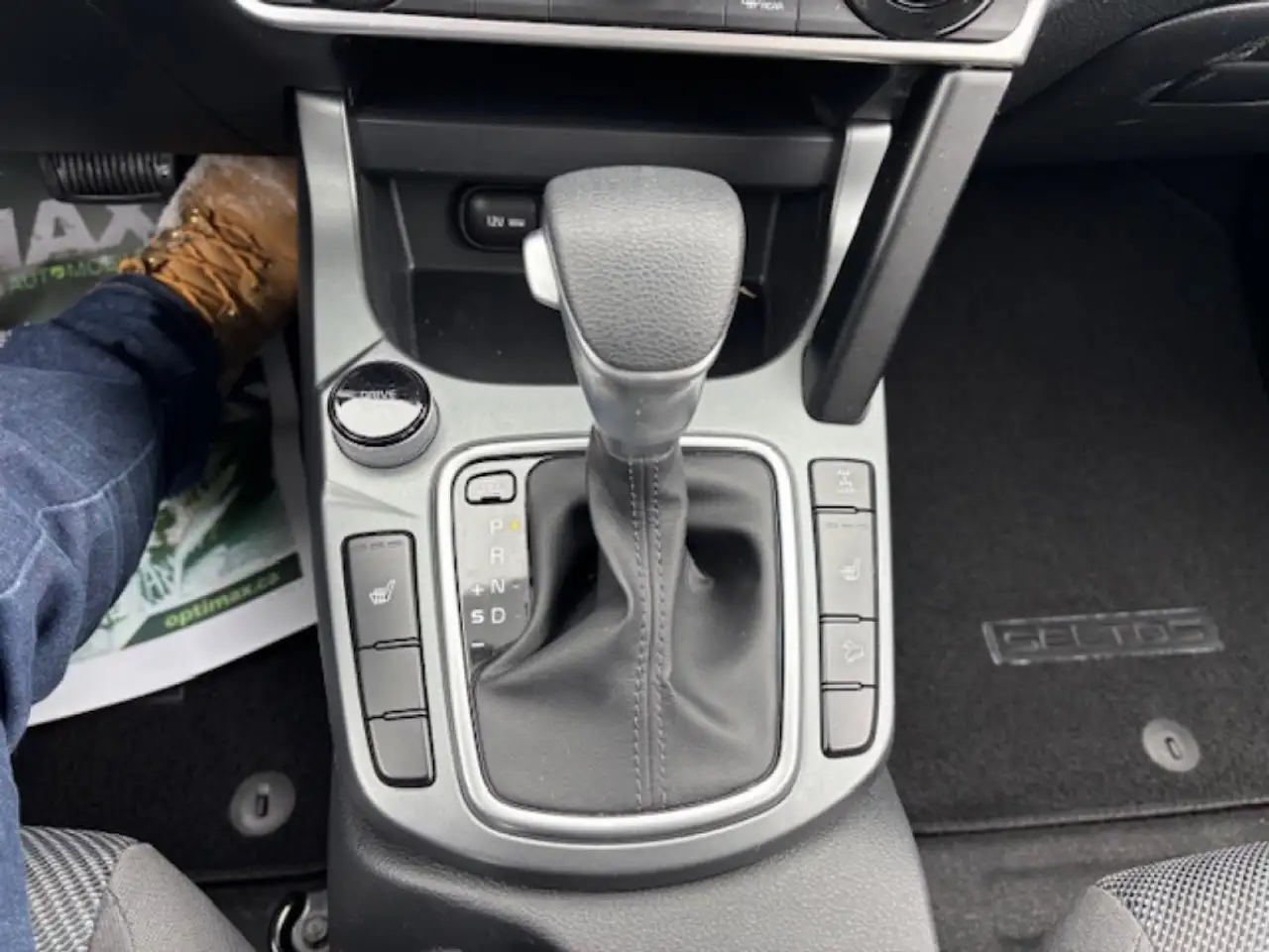 Kia Seltos снимка Kia Seltos