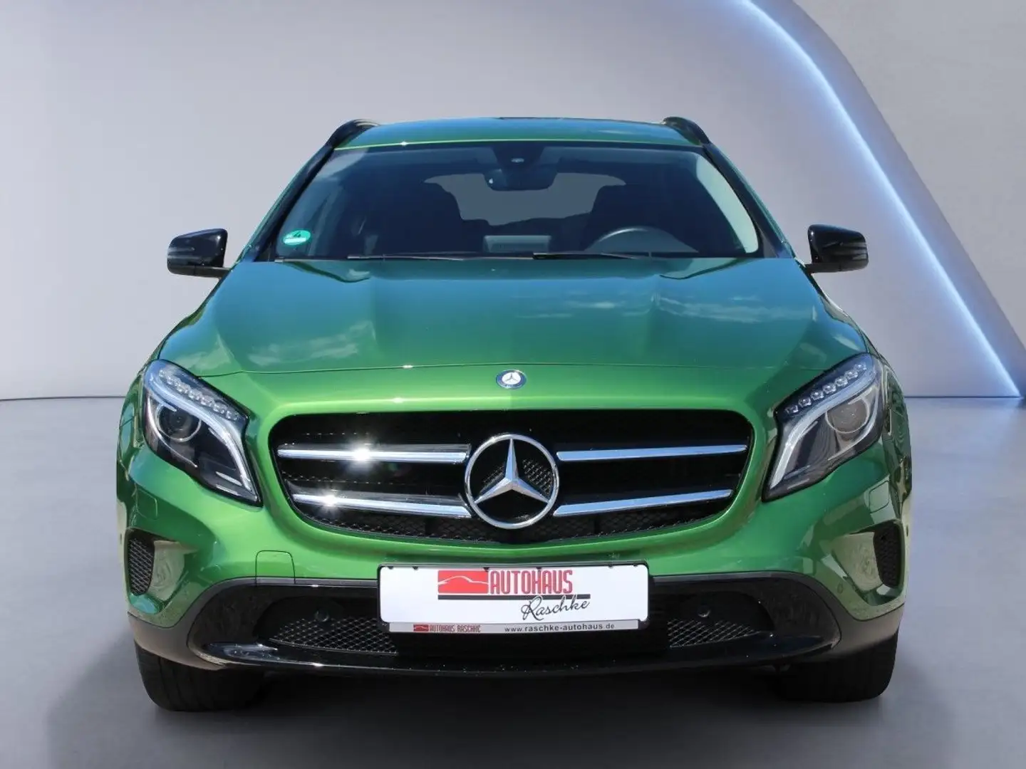 Mercedes-Benz GLA 200 Urban/Night/Bi-Xenon/ Totw./69tkm Green - 2