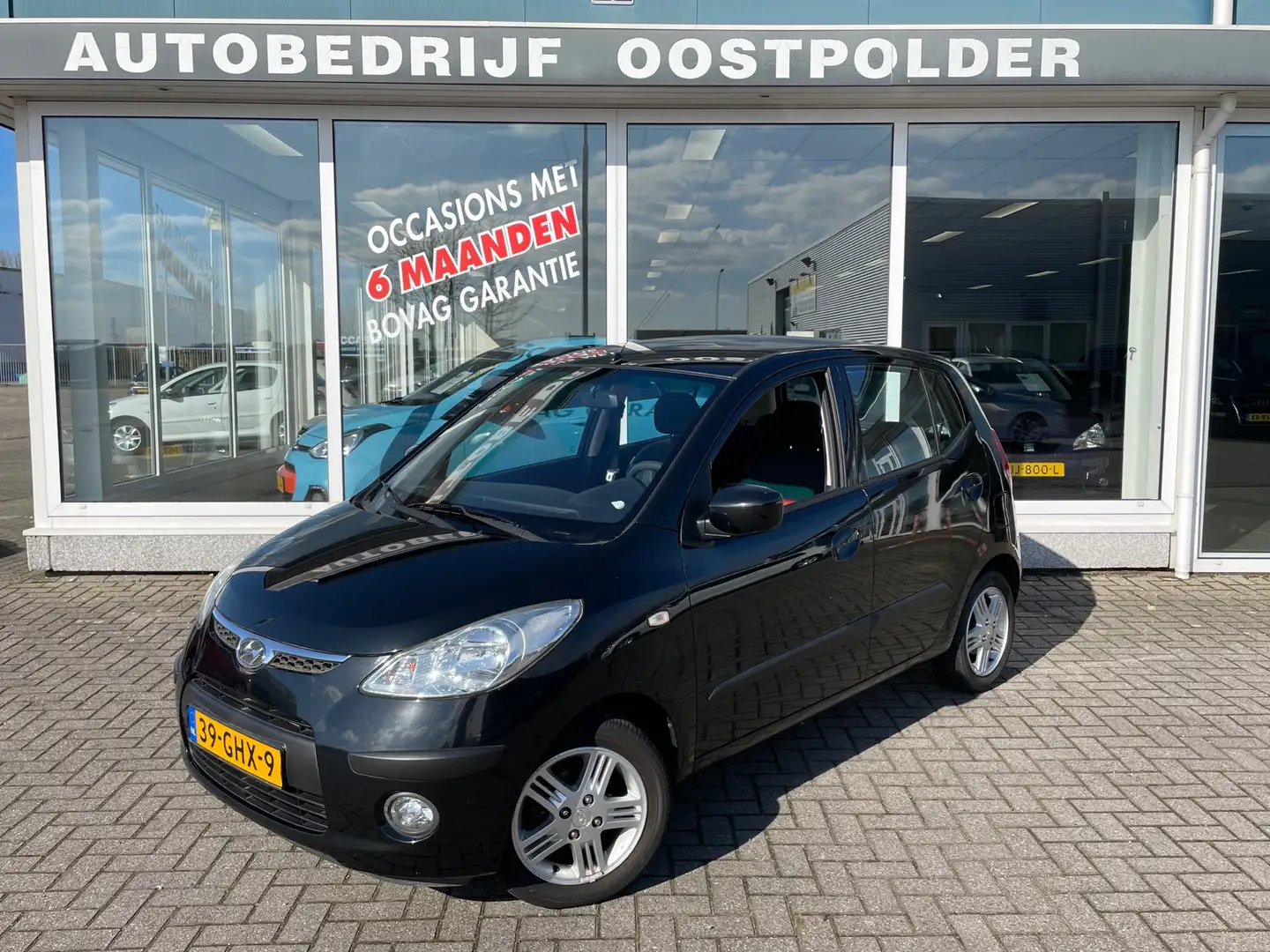 Hyundai i10 1.1 i-Catcher 5-drs Zwart - 1