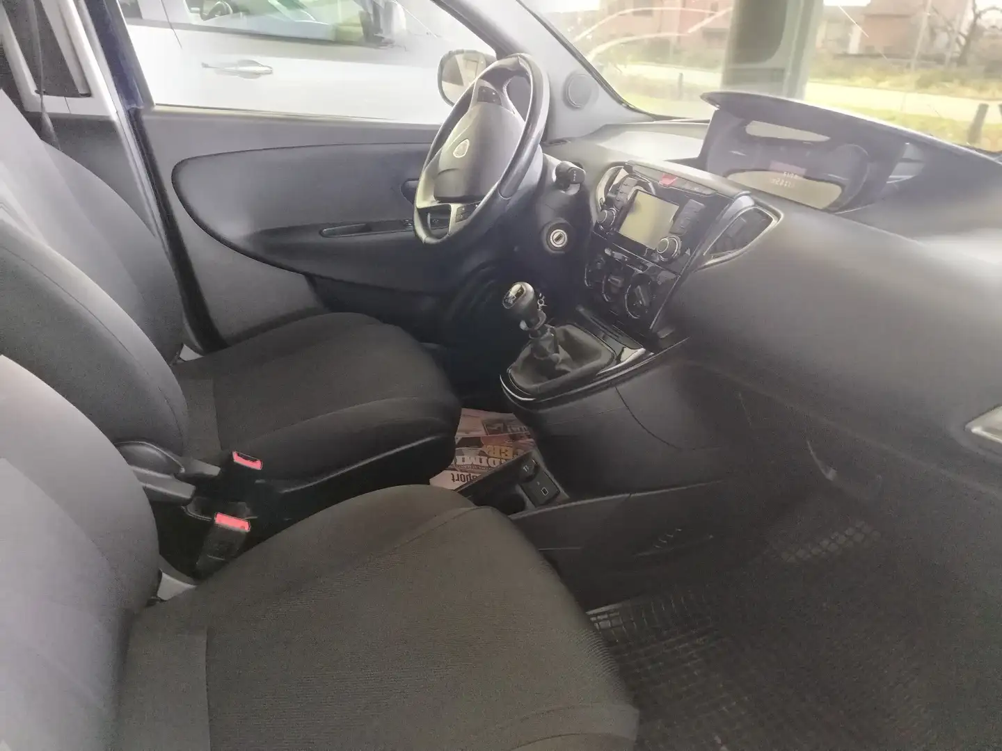 Lancia Ypsilon Ypsilon III 2015 1.0 firefly hybrid Silver s Blau - 2