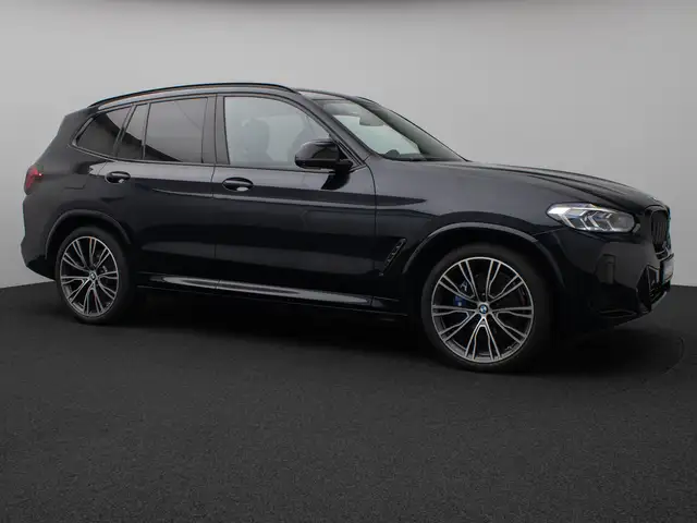 BMW X3 M view 4