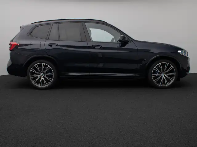 BMW X3 M view 5