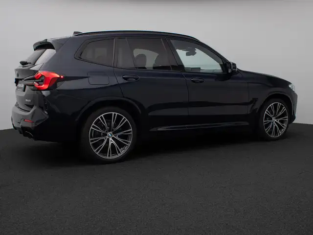 BMW X3 M view 6