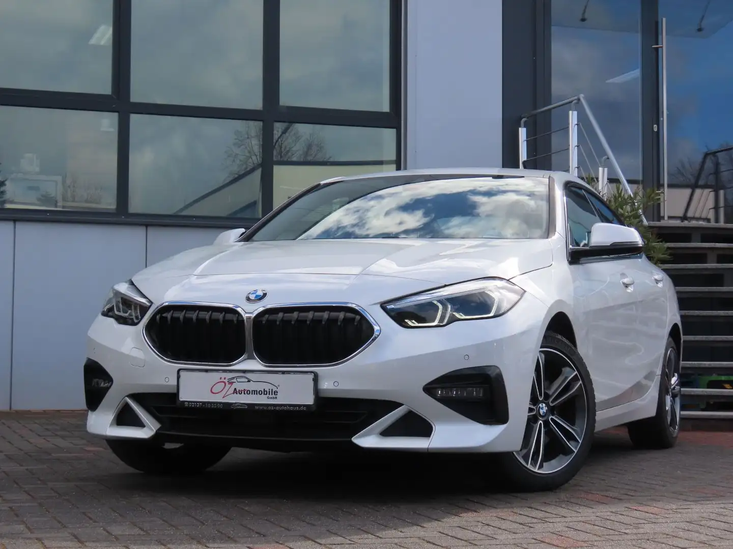 BMW 218i Gran Coupé Sport Line CarPlay Blanc - 2