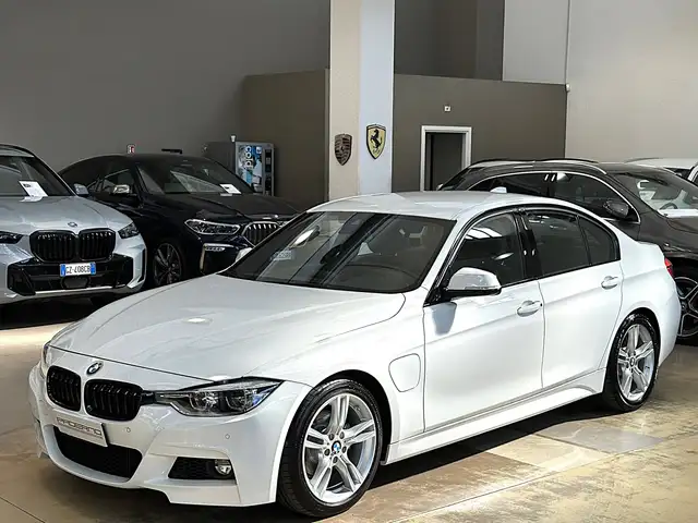 BMW 330 e Msport - LED - 18" - Telecamera - Navi - Pelle