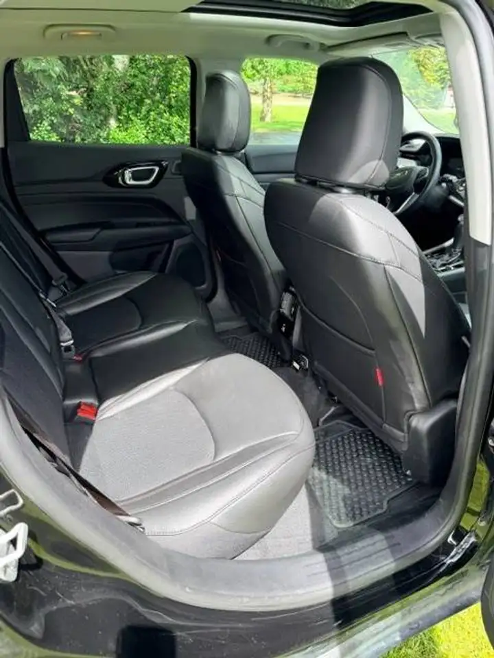 Jeep Compass photo Jeep Compass