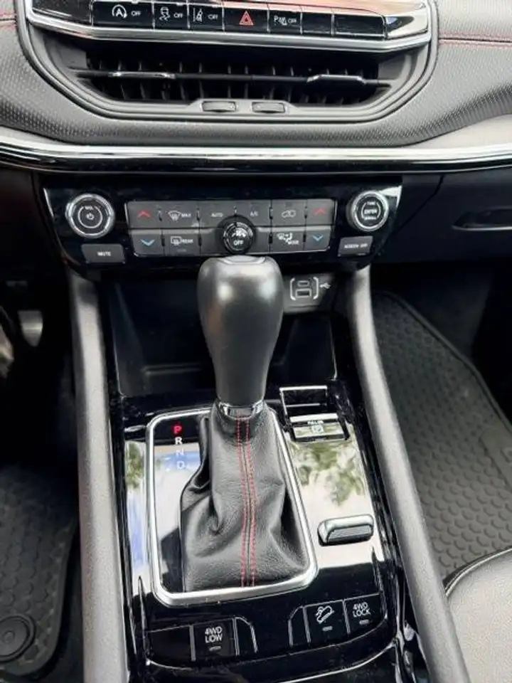 Jeep Compass photo Jeep Compass