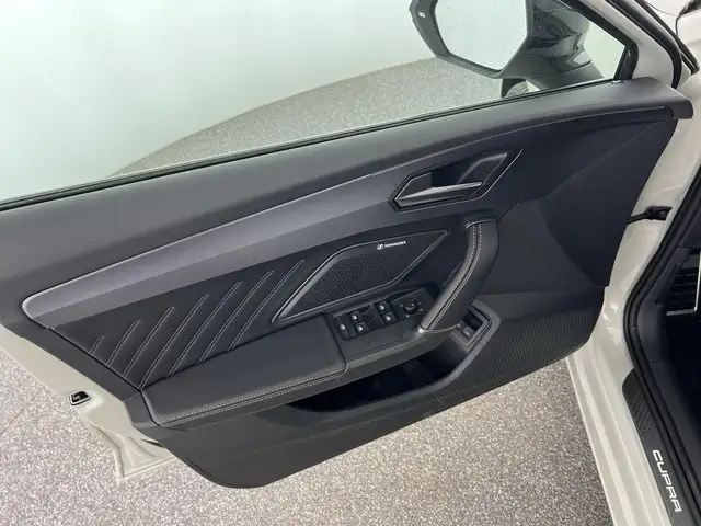 Cupra Leon view 10