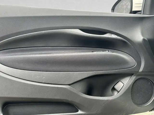 Fiat 500E view 5