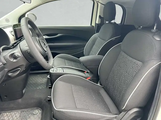 Fiat 500E view 6