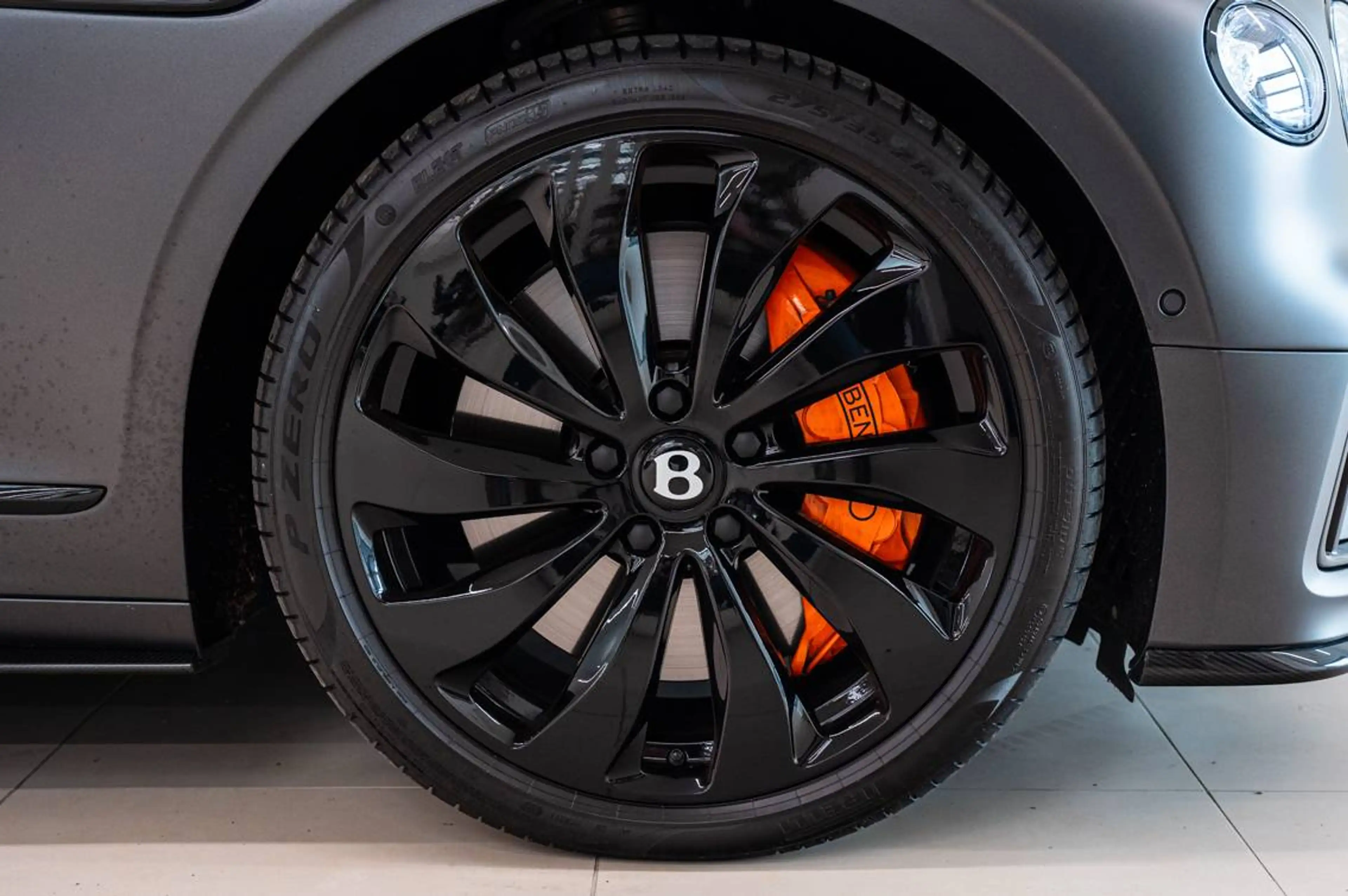 Bentley Flying Spur Flying Spur 4.0 BiTurbo V8 PHEV (500 kW) — photo 6