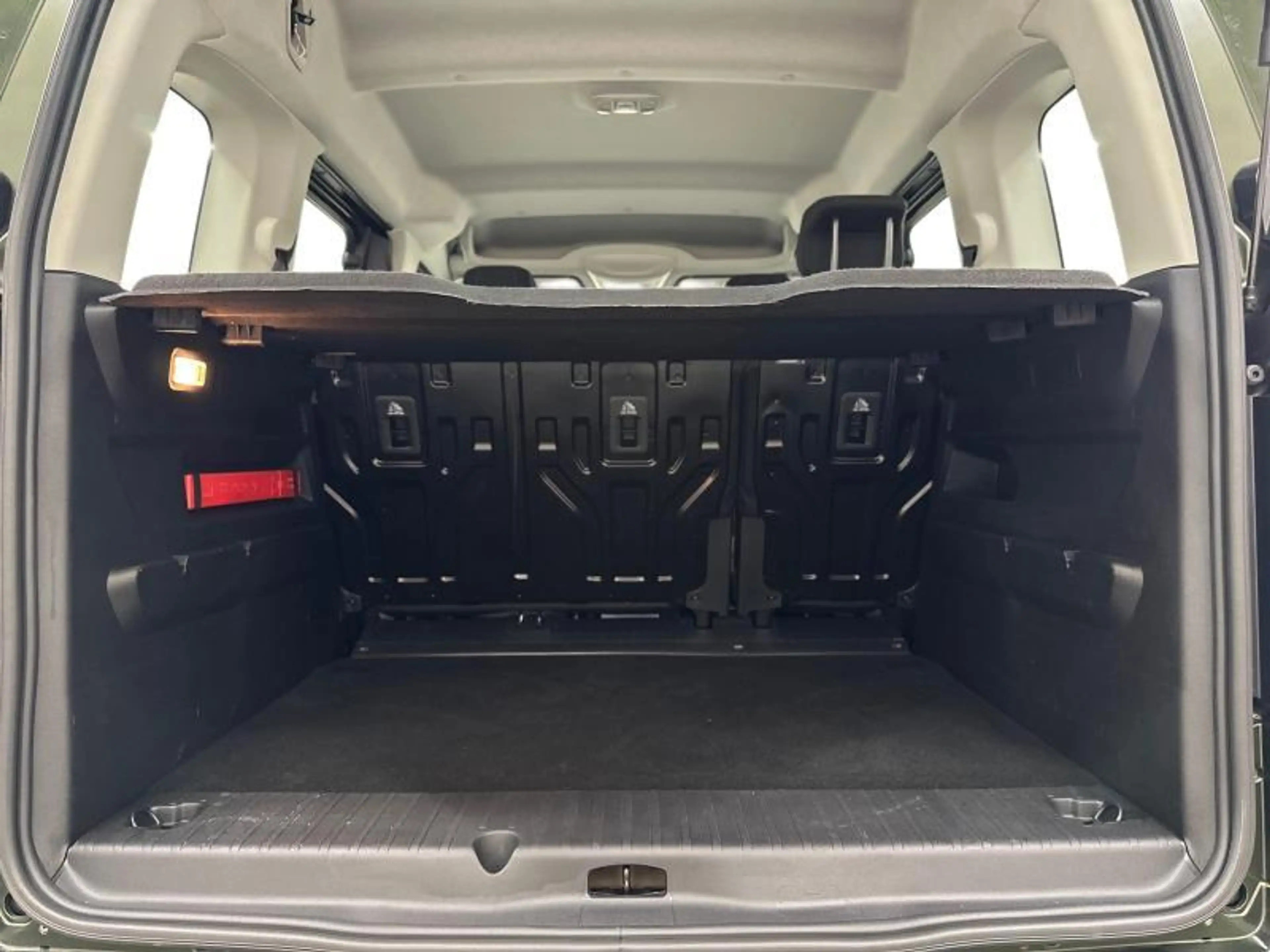 Toyota Proace City Verso Shuttle | 5 seats — photo 11