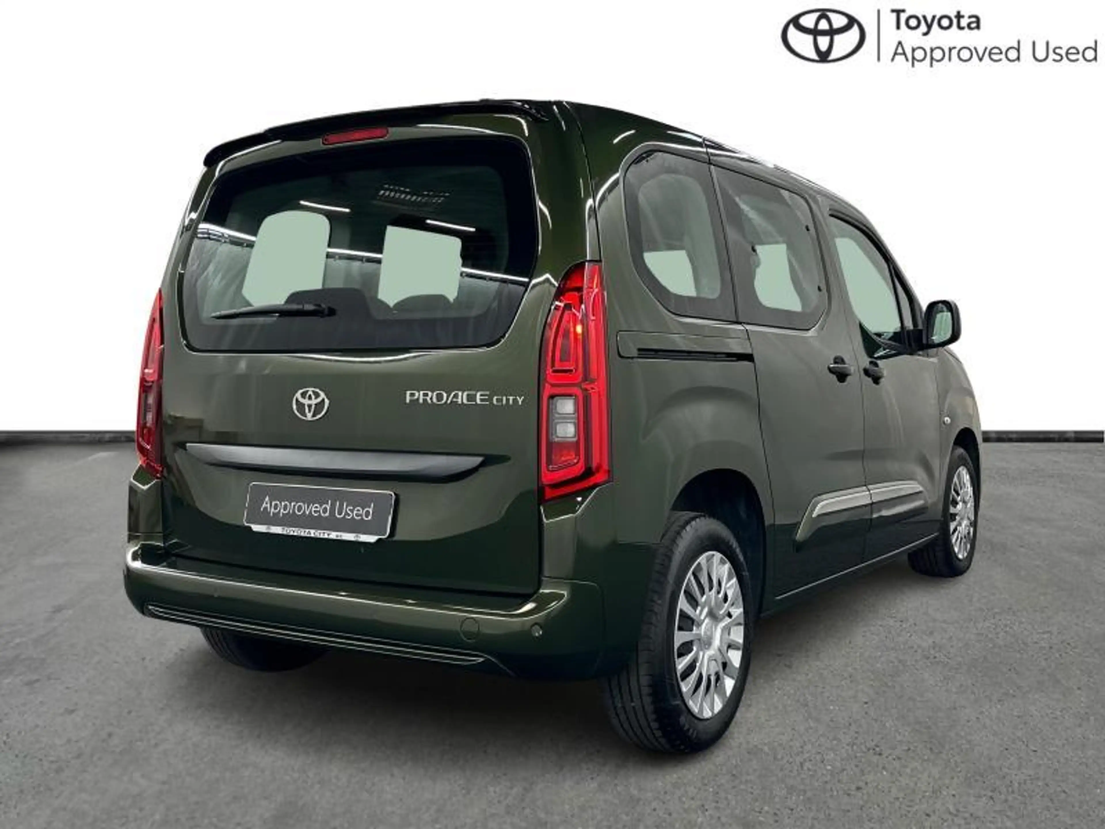 Toyota Proace City Verso Shuttle | 5 seats — photo 17