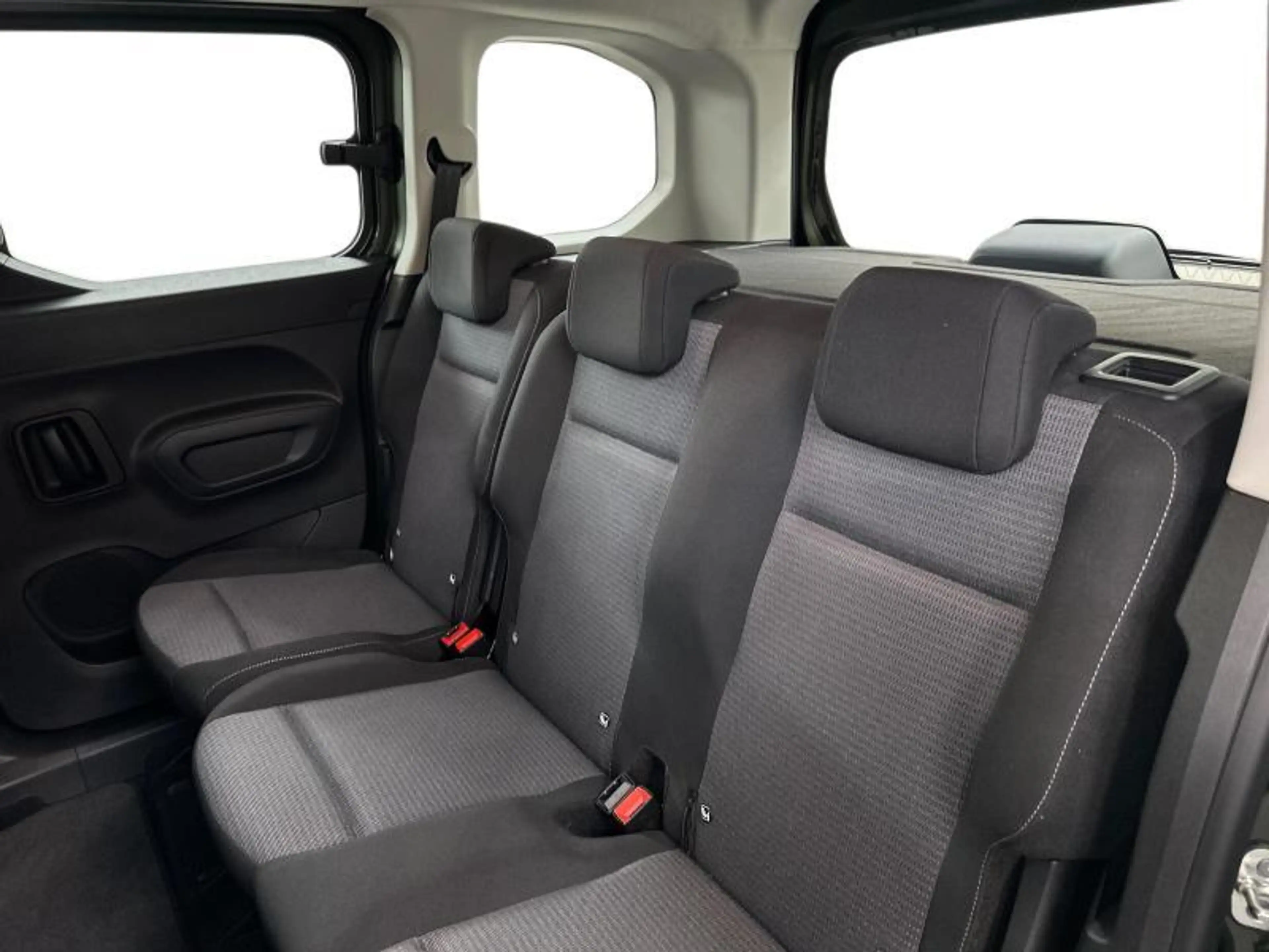 Toyota Proace City Verso Shuttle | 5 seats — photo 12