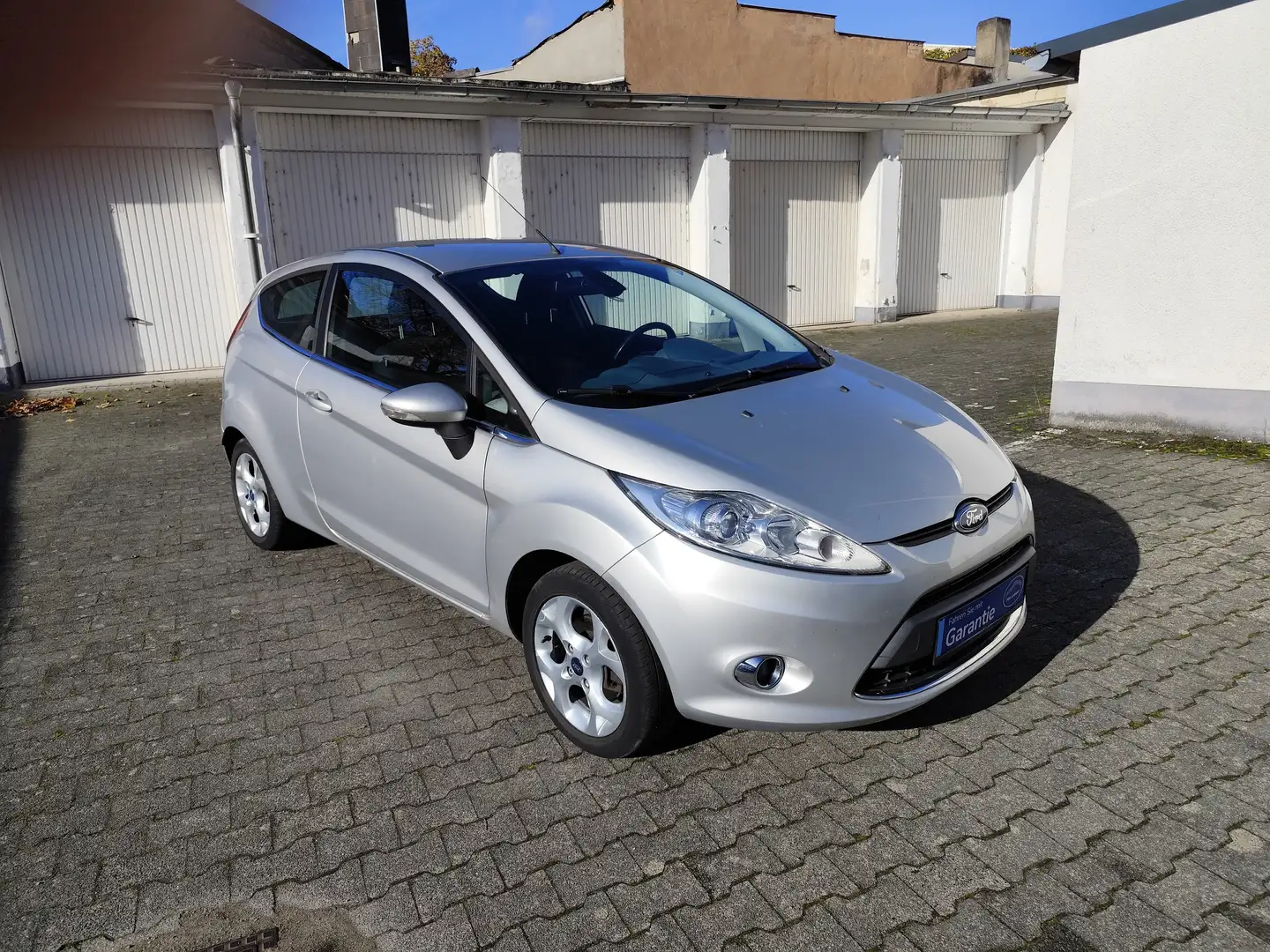 Ford Fiesta Titanium Klima Bluetooth Sitzheizung 8fach bereift Zilver - 1