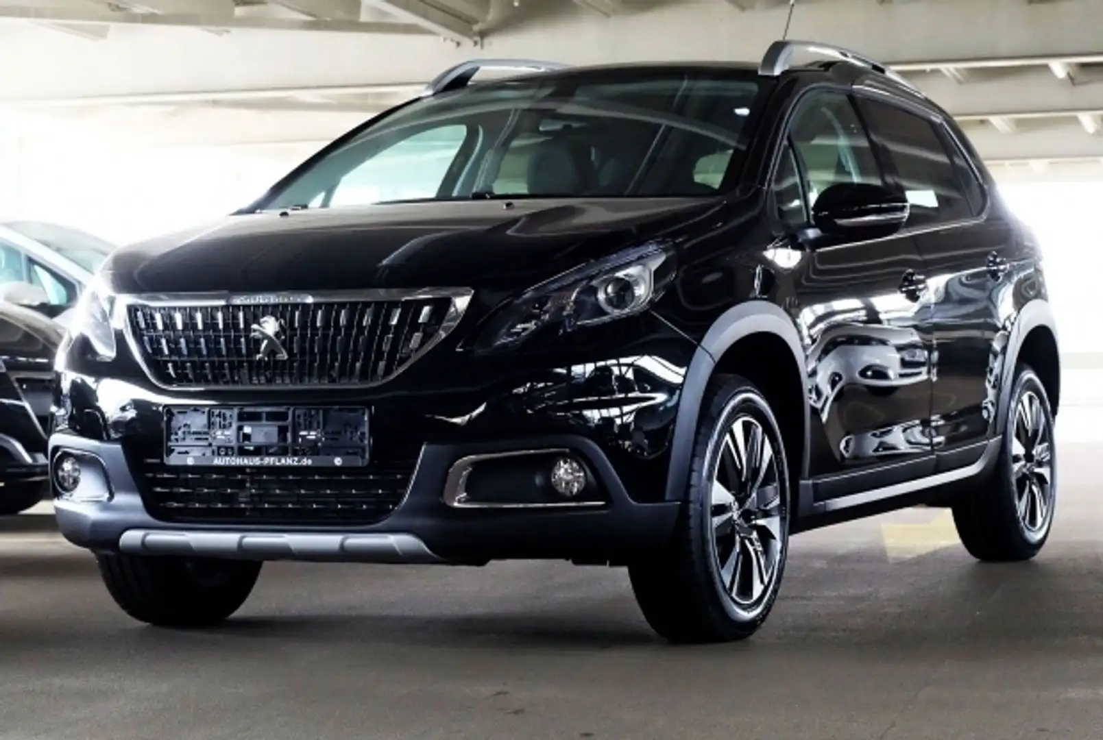 Peugeot 2008 Allure 1.2 PureTech 110 Schwarz - 1