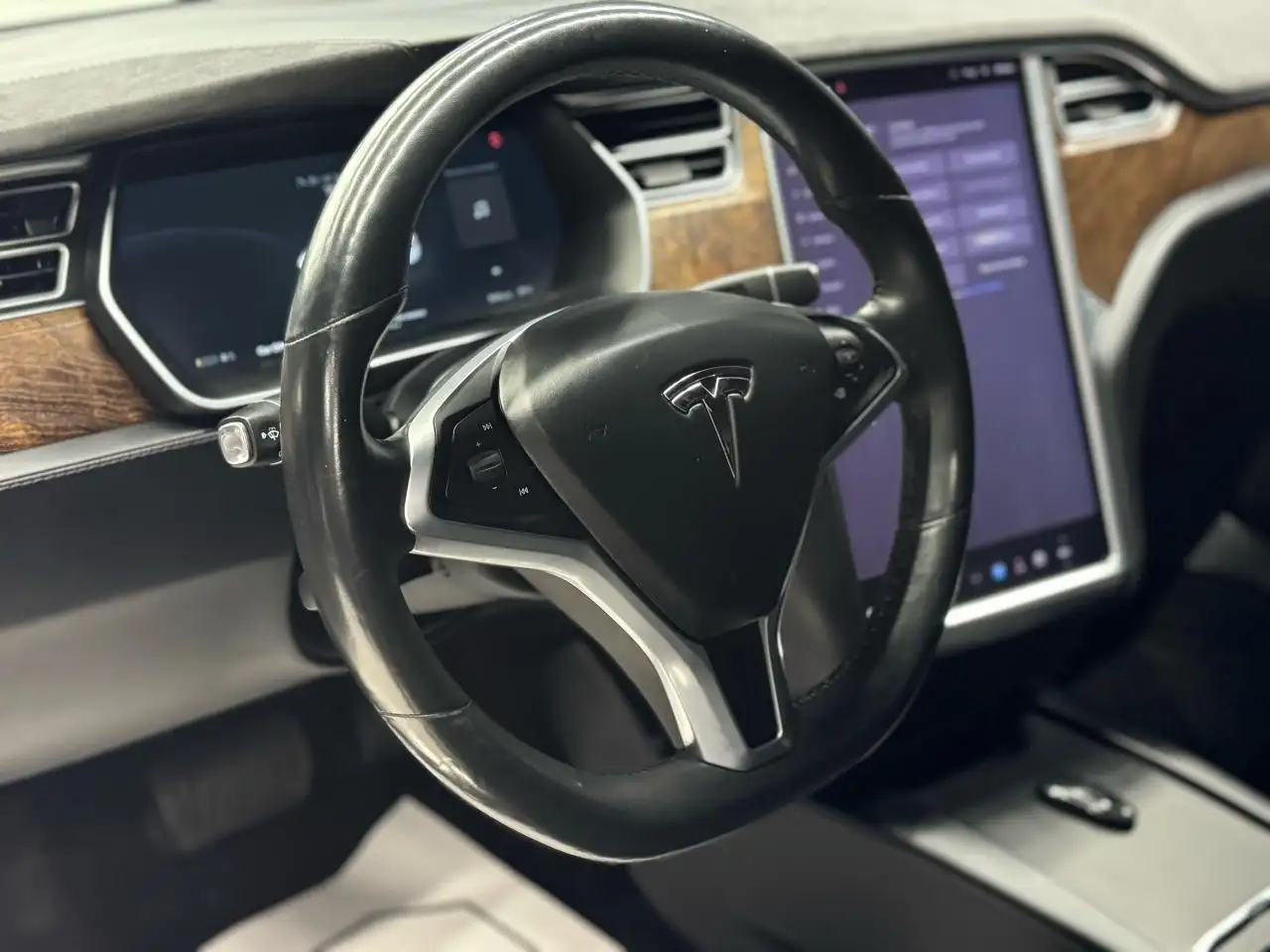 Tesla Model S снимка Tesla Model S