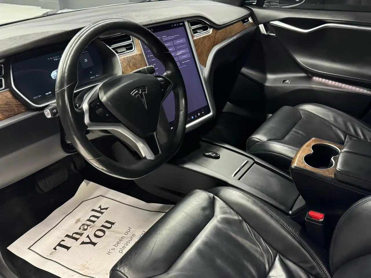 Tesla Model S снимка Tesla Model S
