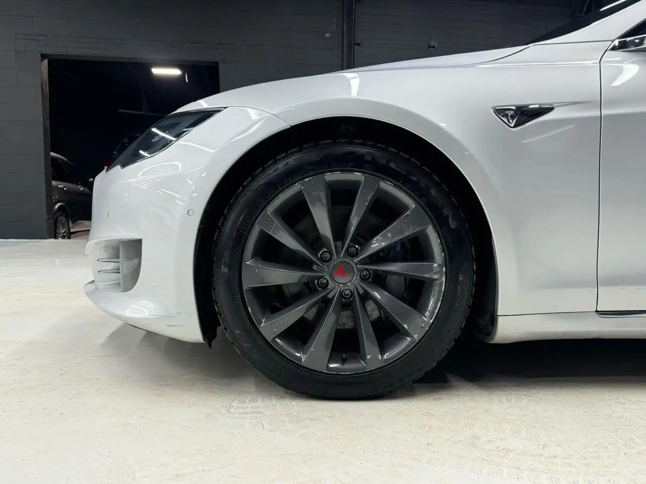 Tesla Model S снимка Tesla Model S