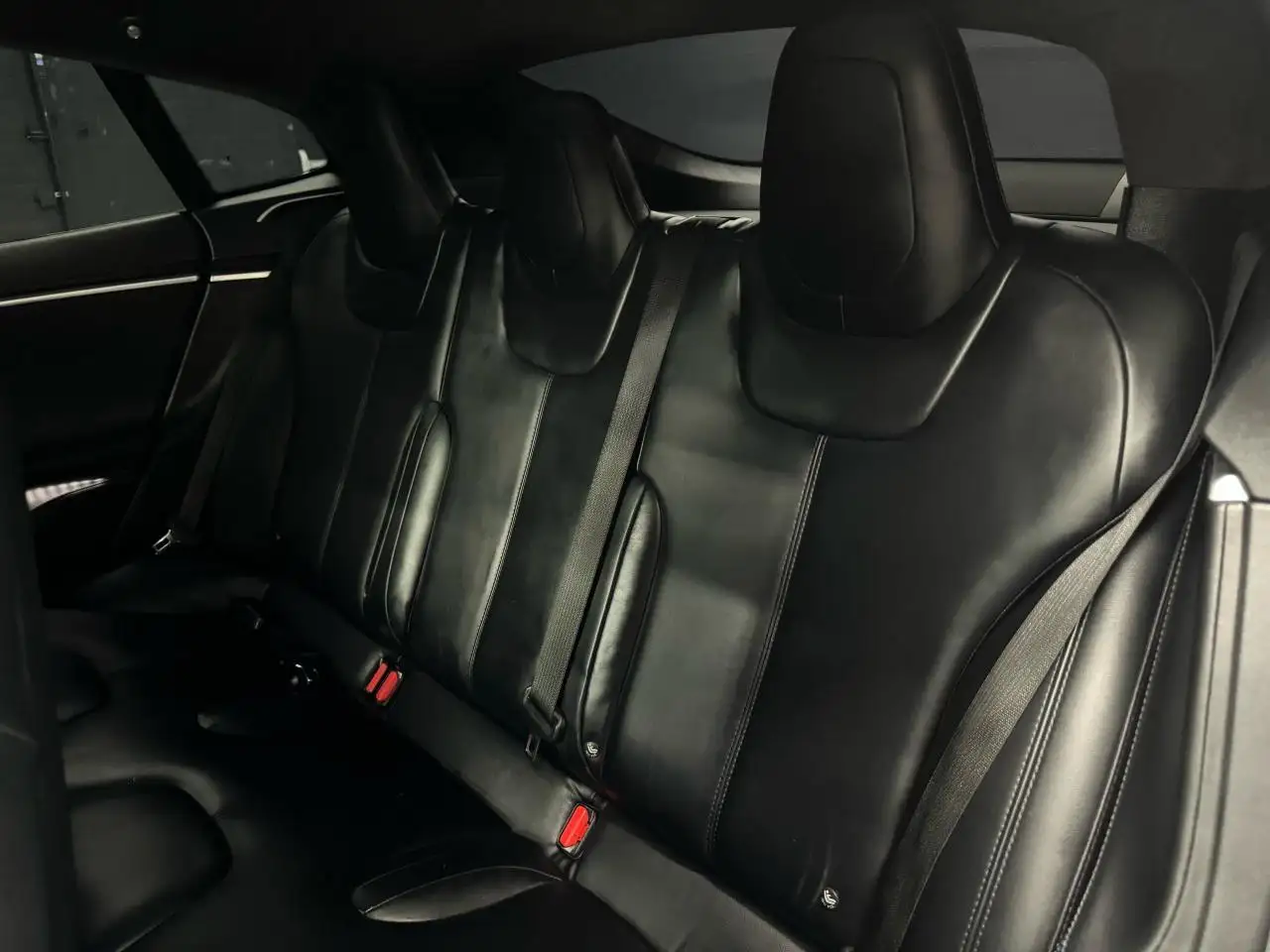 Tesla Model S снимка Tesla Model S