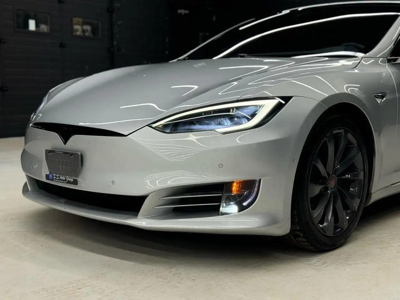 Tesla Model S снимка Tesla Model S