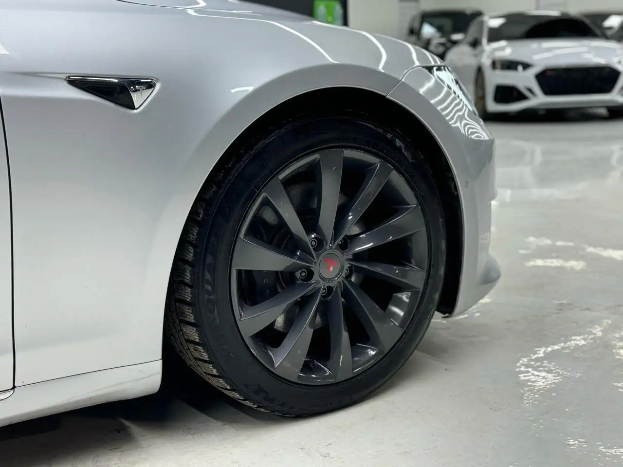 Tesla Model S снимка Tesla Model S