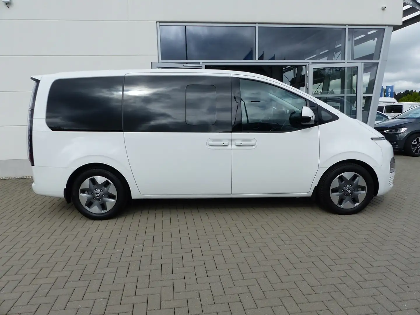 Hyundai STARIA 9-Sitzer 2.2 CRDi 8 A/T 2WD Prime, Panoramadach Blanc - 2