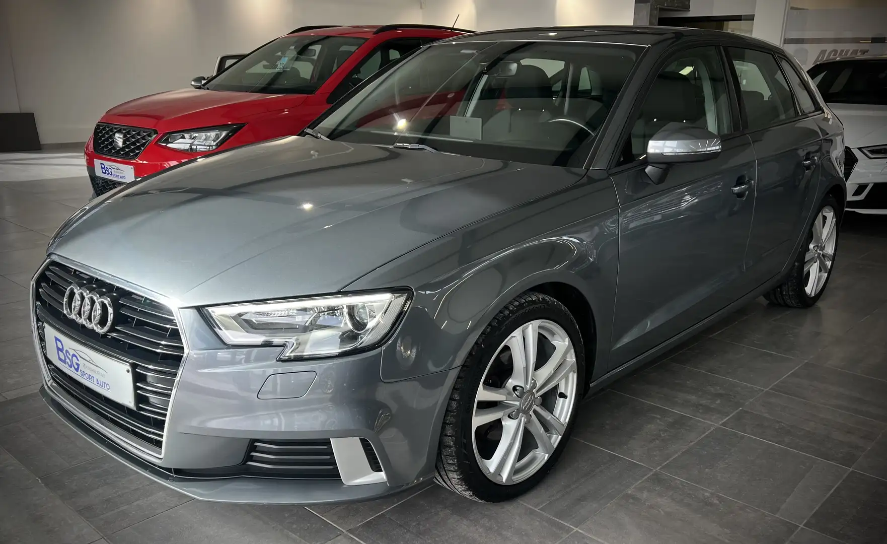 Audi A3 Sportback 2.0 TDi  S tronic*BOITE AUTO*LED*RADAR Grau - 1