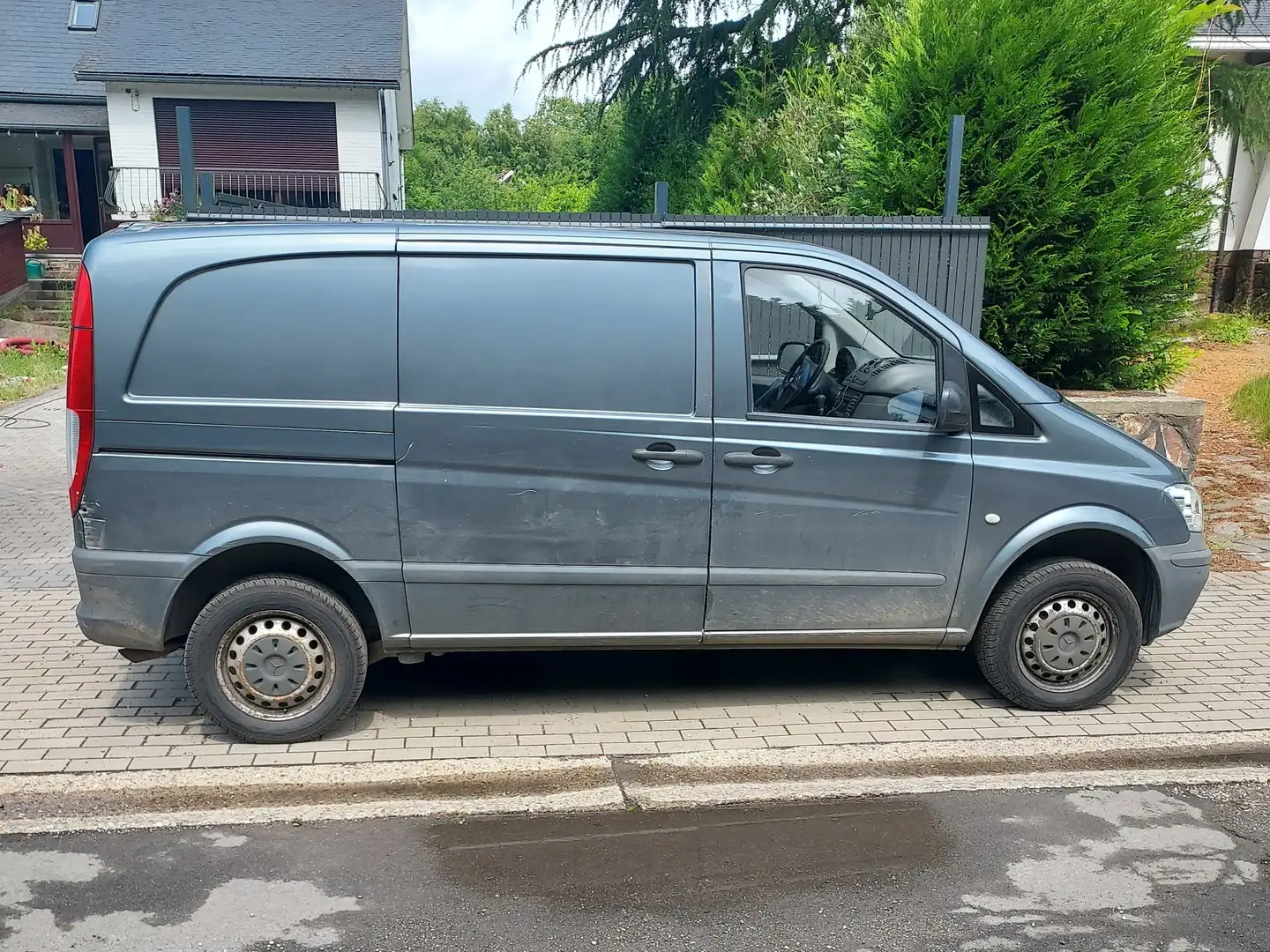 Mercedes-Benz Vito 2,2. Cdti. 165 chevaux Gris - 2