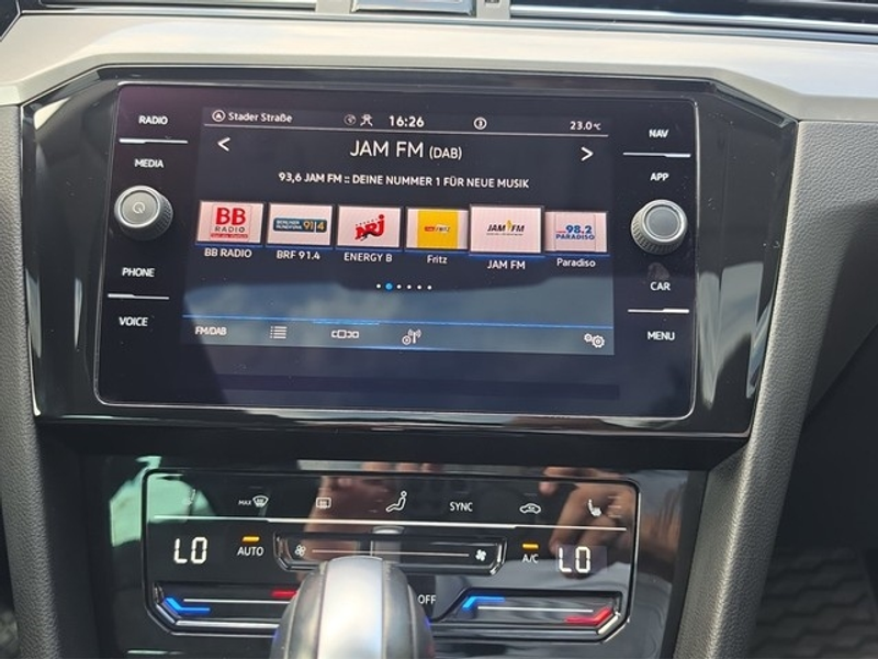 Volkswagen Passat Variant Business 2.0TDI 150PS DSG +AHK+Pano+Kamera+AppConn — photo 14