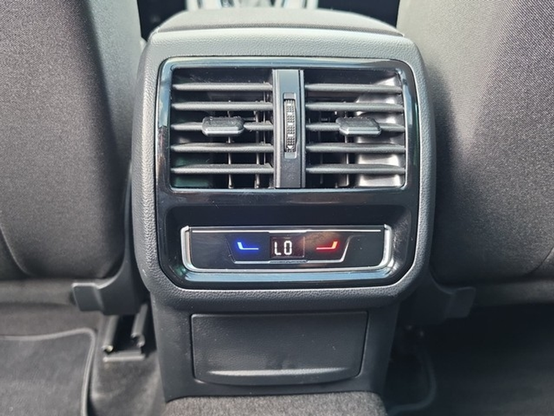 Volkswagen Passat Variant Business 2.0TDI 150PS DSG +AHK+Pano+Kamera+AppConn — photo 13