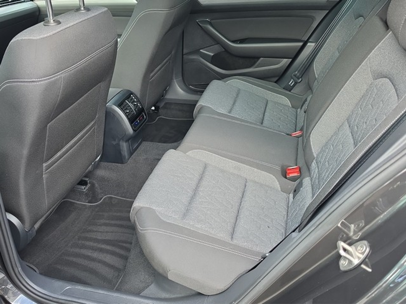 Volkswagen Passat Variant Business 2.0TDI 150PS DSG +AHK+Pano+Kamera+AppConn — photo 11
